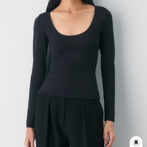 Aritzia Contour Scoopneck Black Long Sleeve Top - Picture 2 of 2